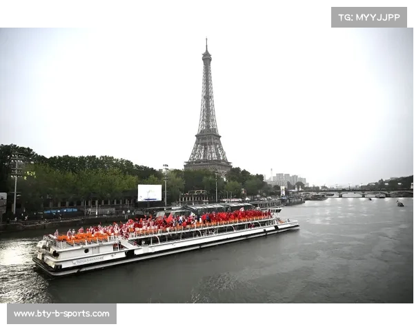 巴黎埃菲尔铁塔前举办撑杆跳高赛 赛场新风景吸引全球目光 巴黎埃菲尔铁塔前举办撑杆跳高赛 赛场新风景吸引全球目光